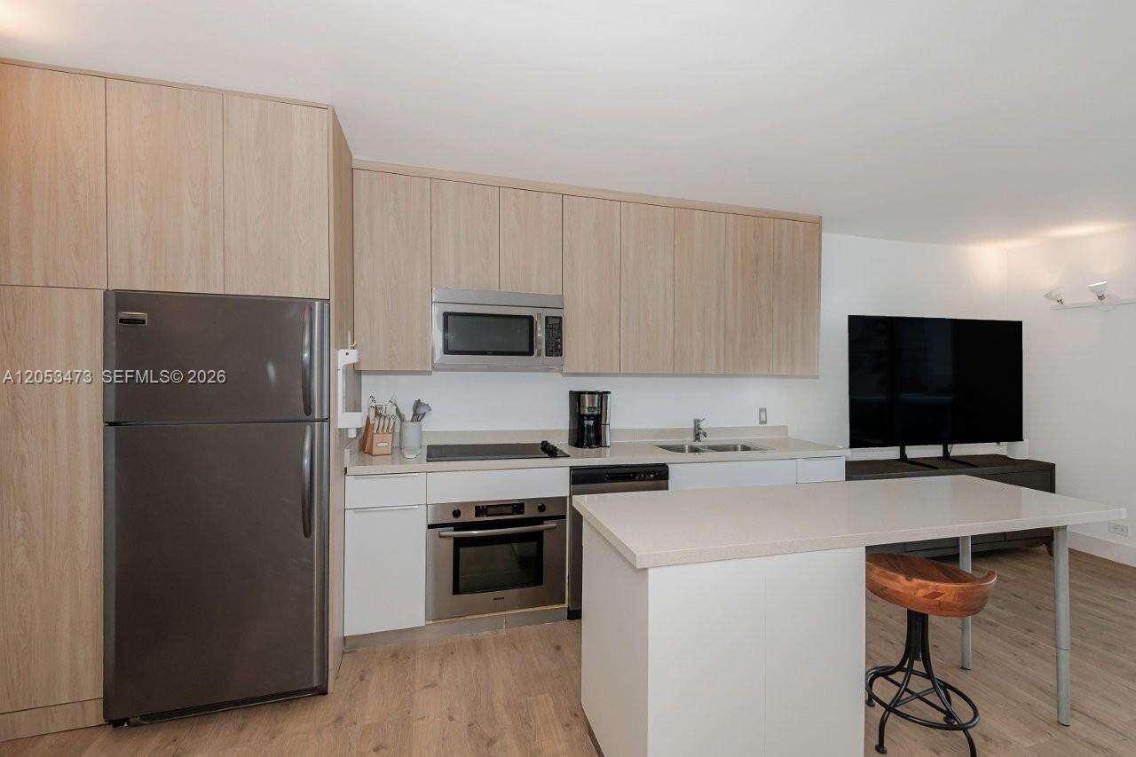 Roney Palace Unit #541 | Picture 15
