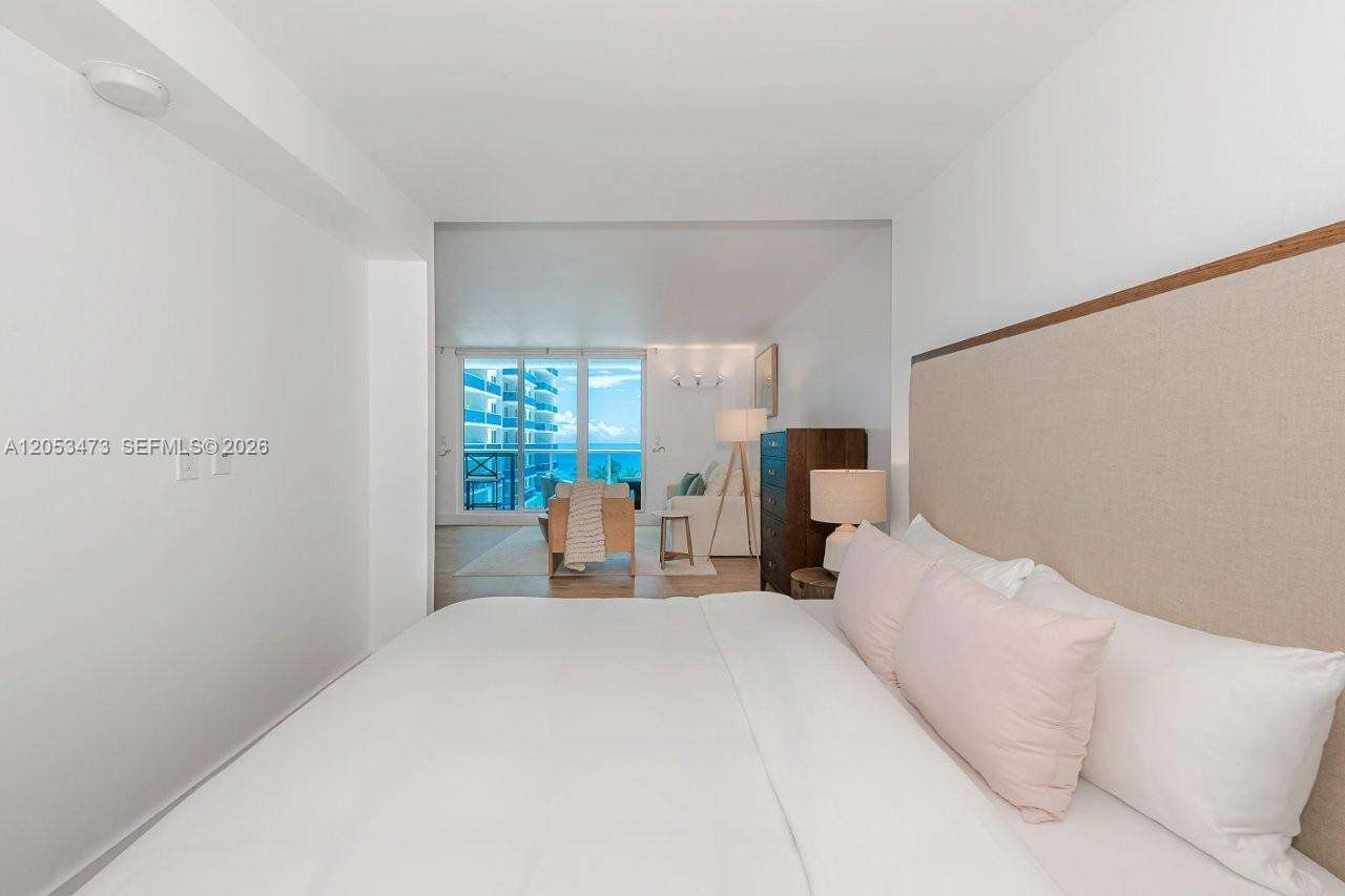Roney Palace Unit #541 | Picture 22