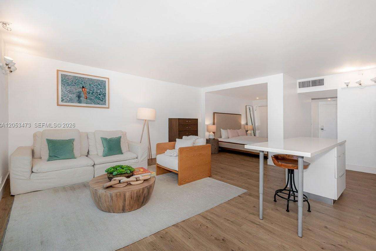 Roney Palace Unit #541 | Picture 9