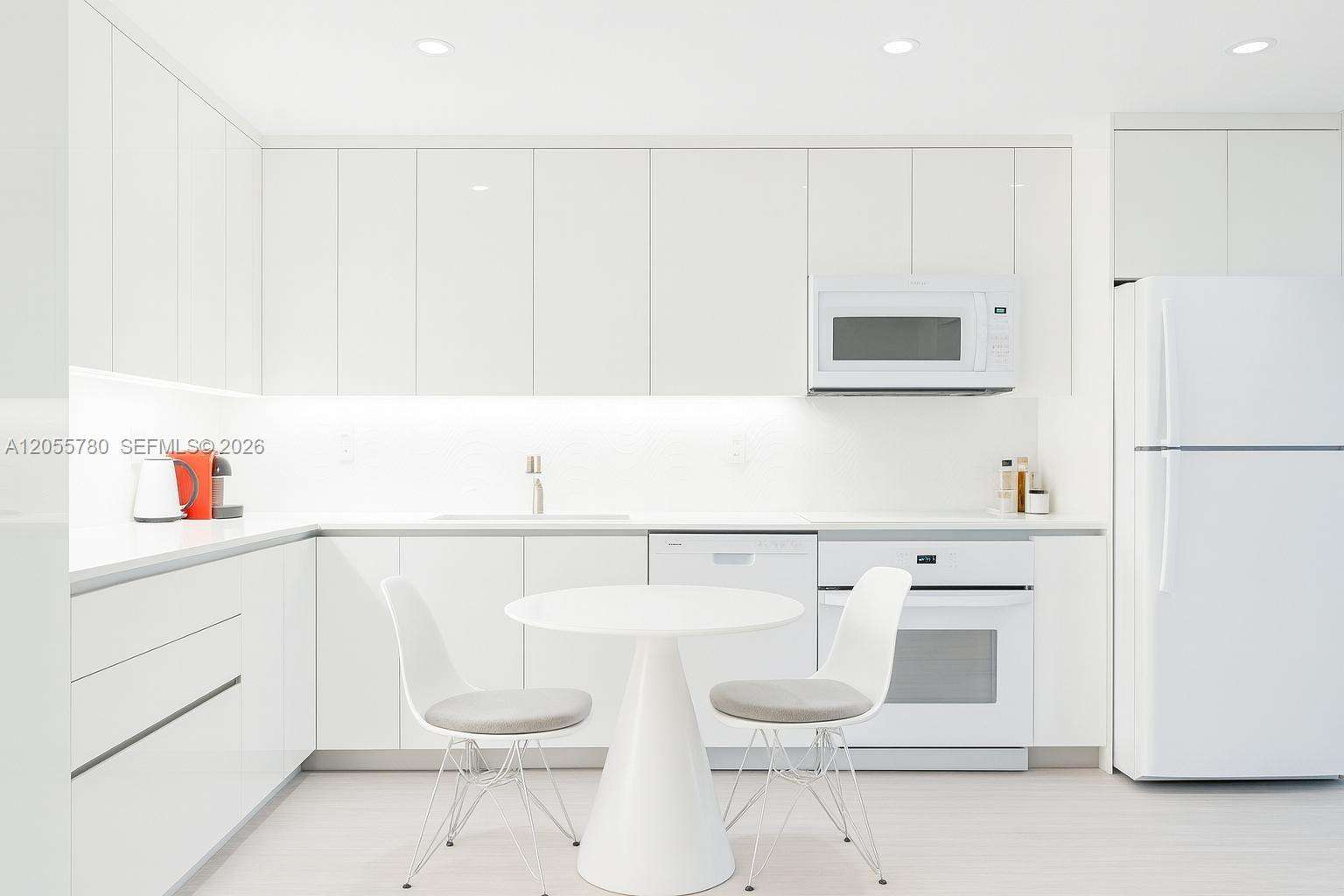 Roney Palace Unit #636 | Picture 1