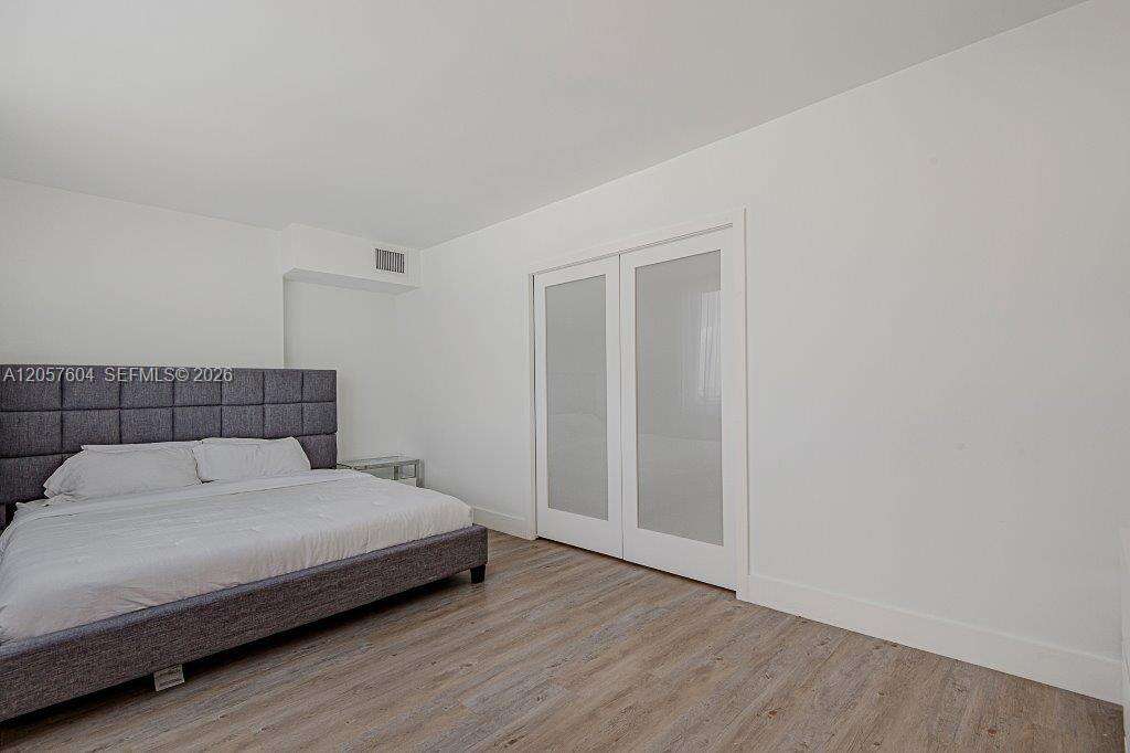 Roney Palace Unit #1528 | Picture 19