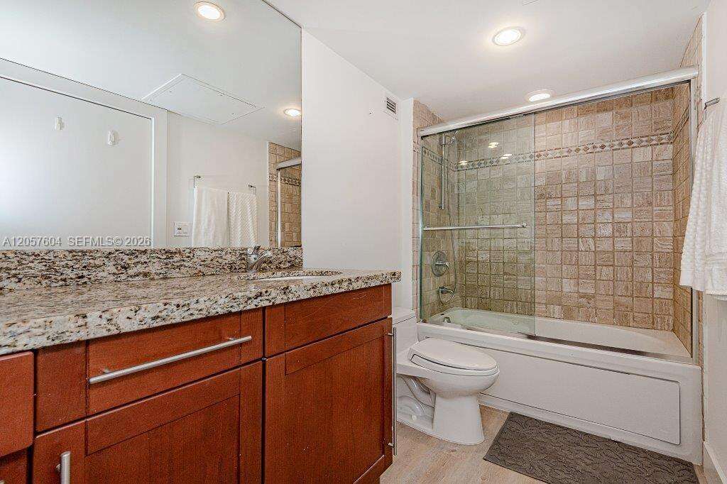 Roney Palace Unit #1528 | Picture 21