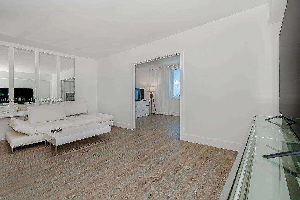 Roney Palace Unit #1528 | Picture 5