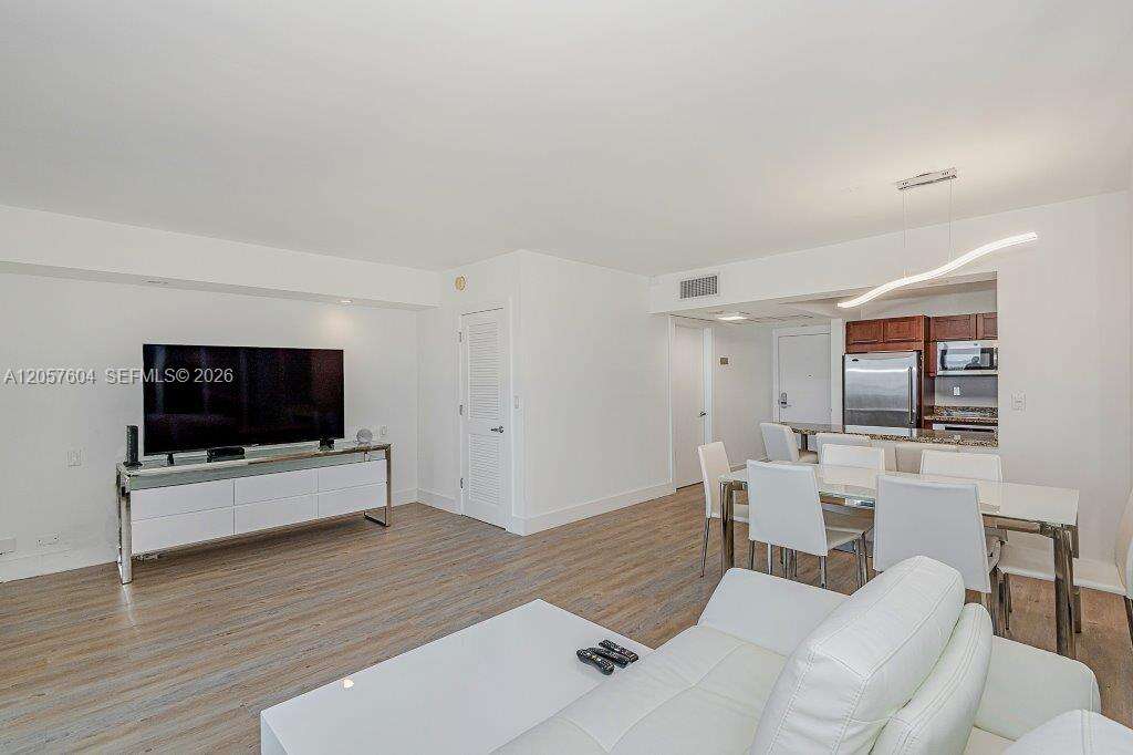 Roney Palace Unit #1528 | Picture 6