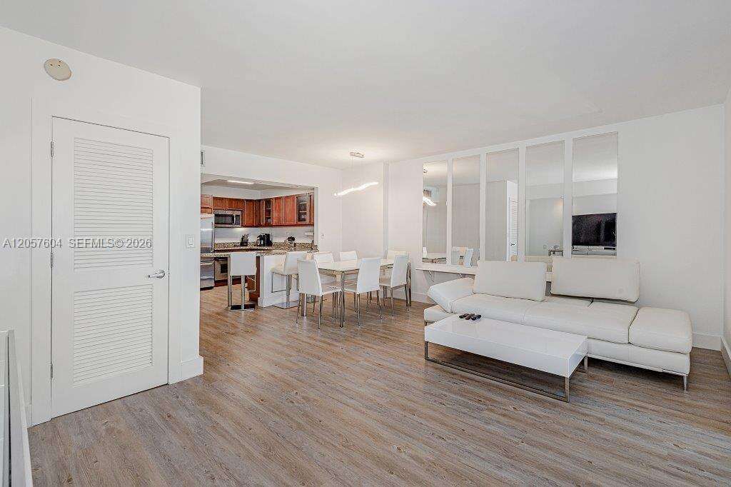 Roney Palace Unit #1528 | Picture 8