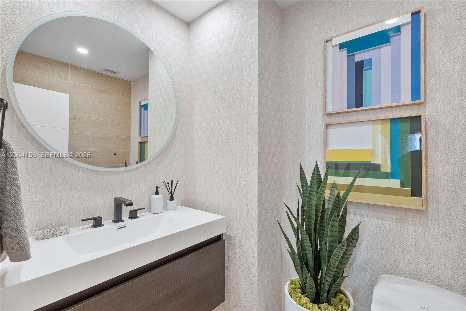 Roney Palace Unit #1633 | Picture 11
