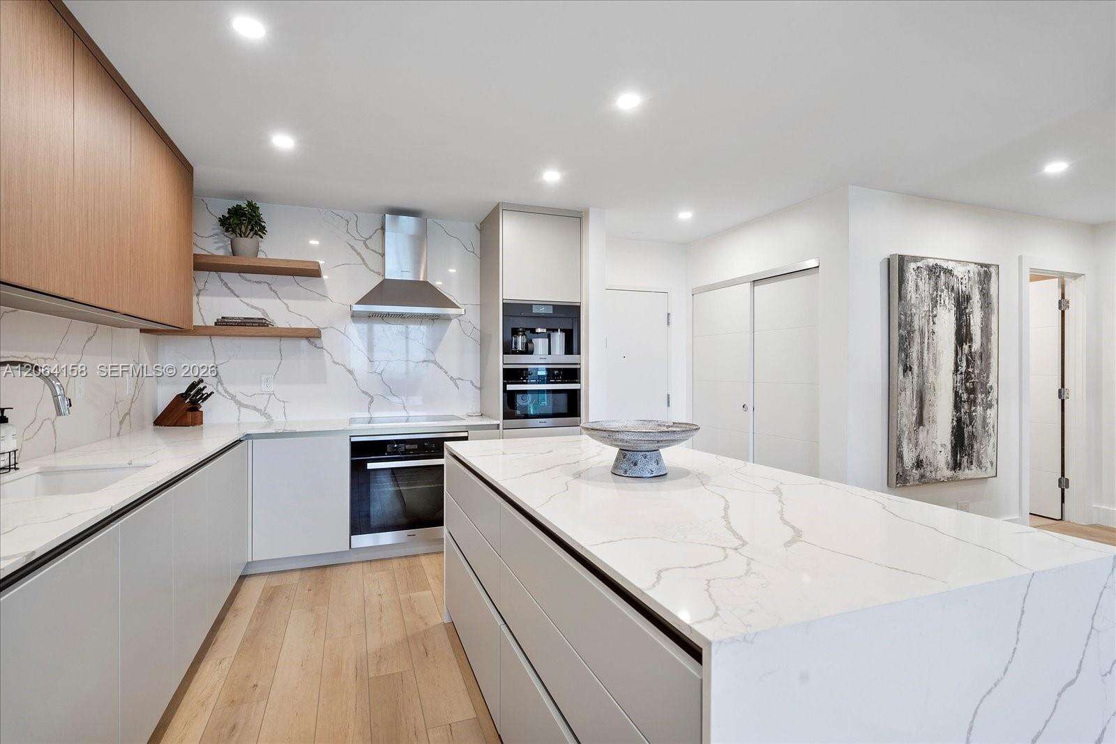 Roney Palace Unit #1633 | Picture 5