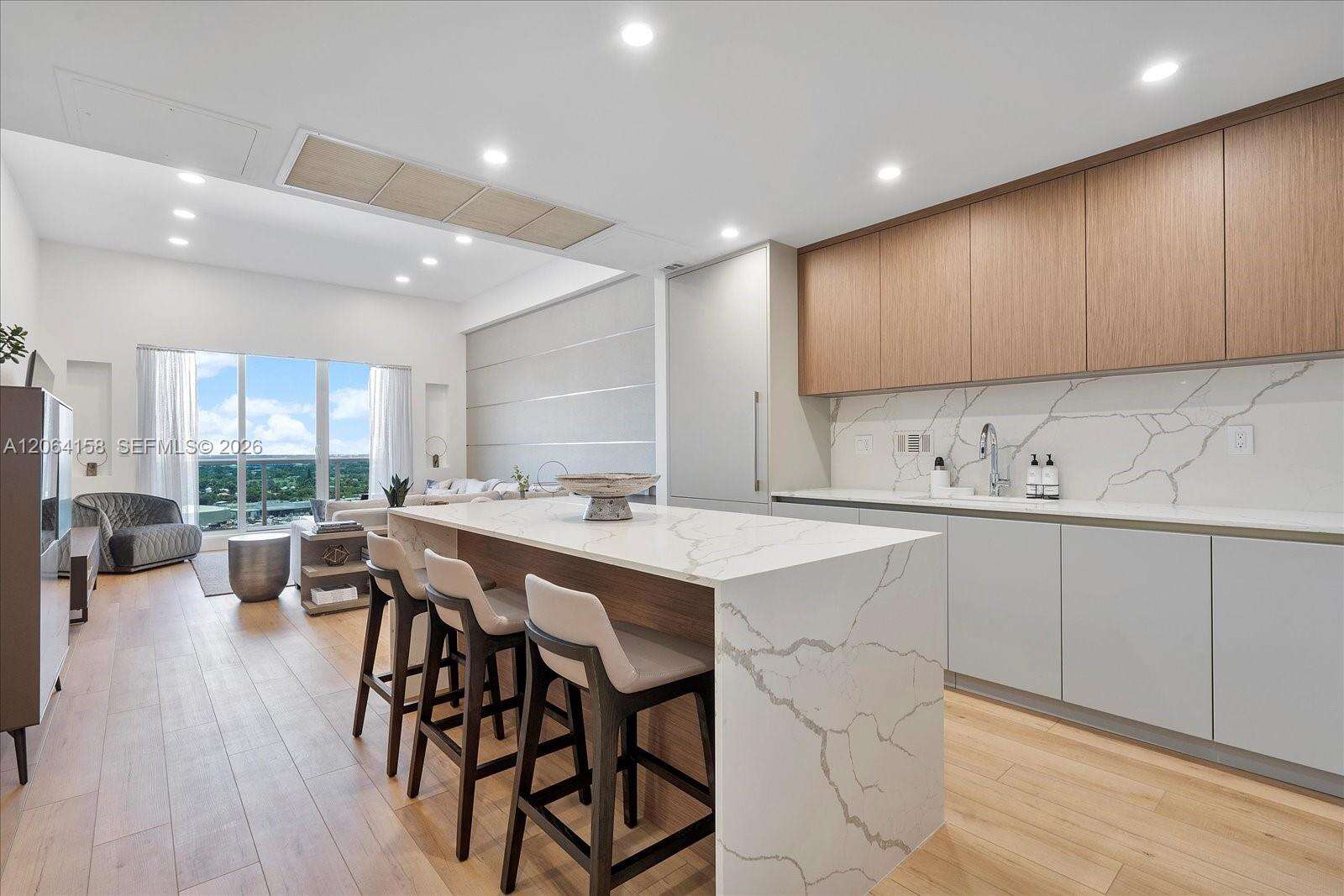 Roney Palace Unit #1633 | Picture 7