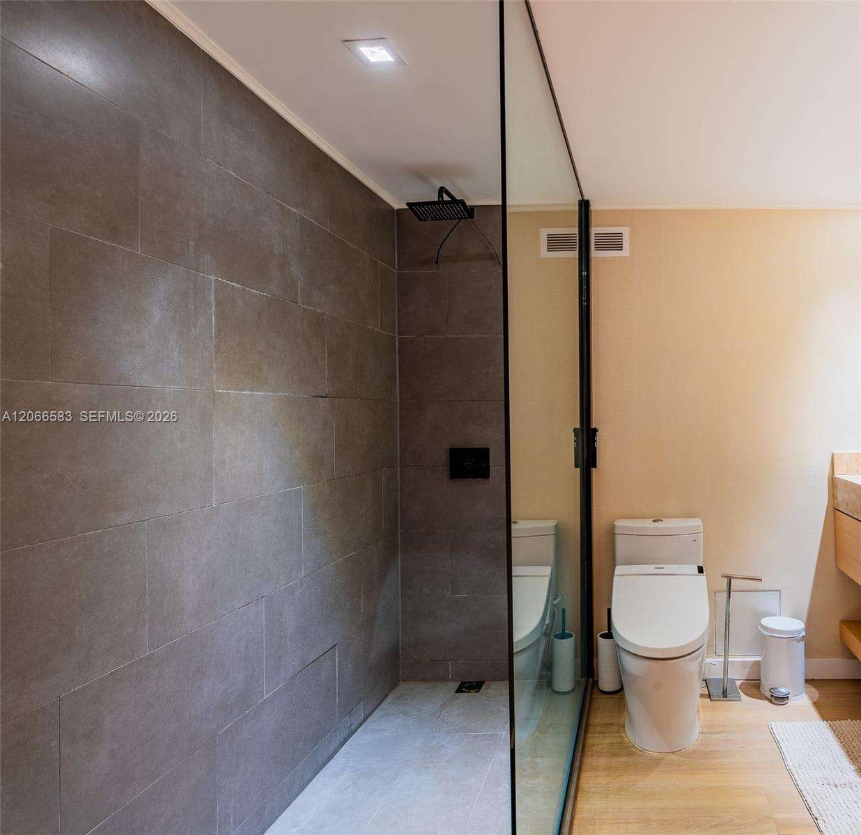 Roney Palace Unit #719 | Picture 10