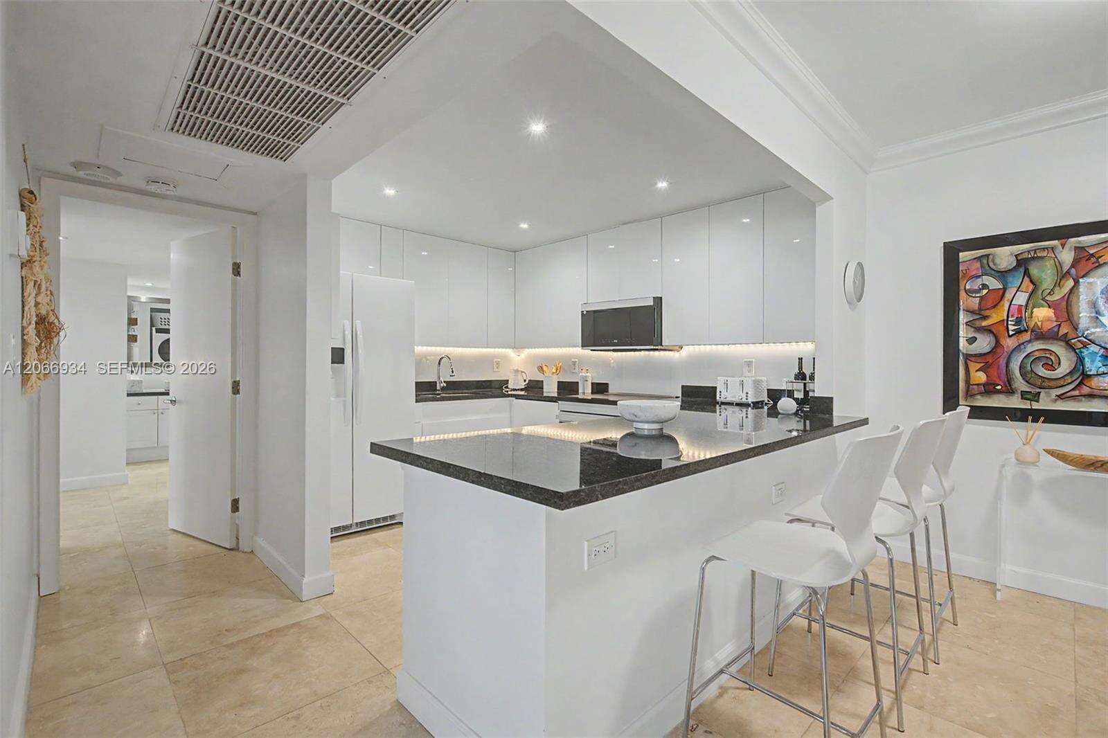 Roney Palace Unit #908 | Picture 11