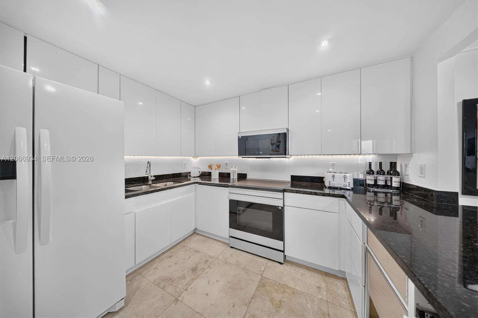 Roney Palace Unit #908 | Picture 4