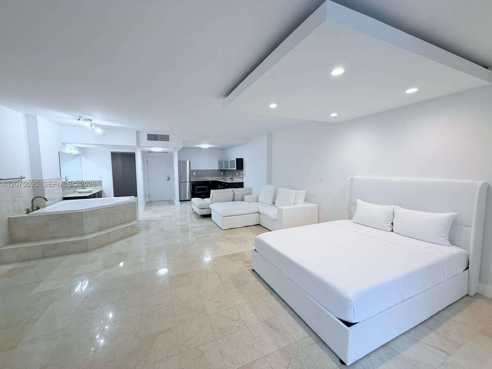 Roney Palace Unit #621 | Picture 13