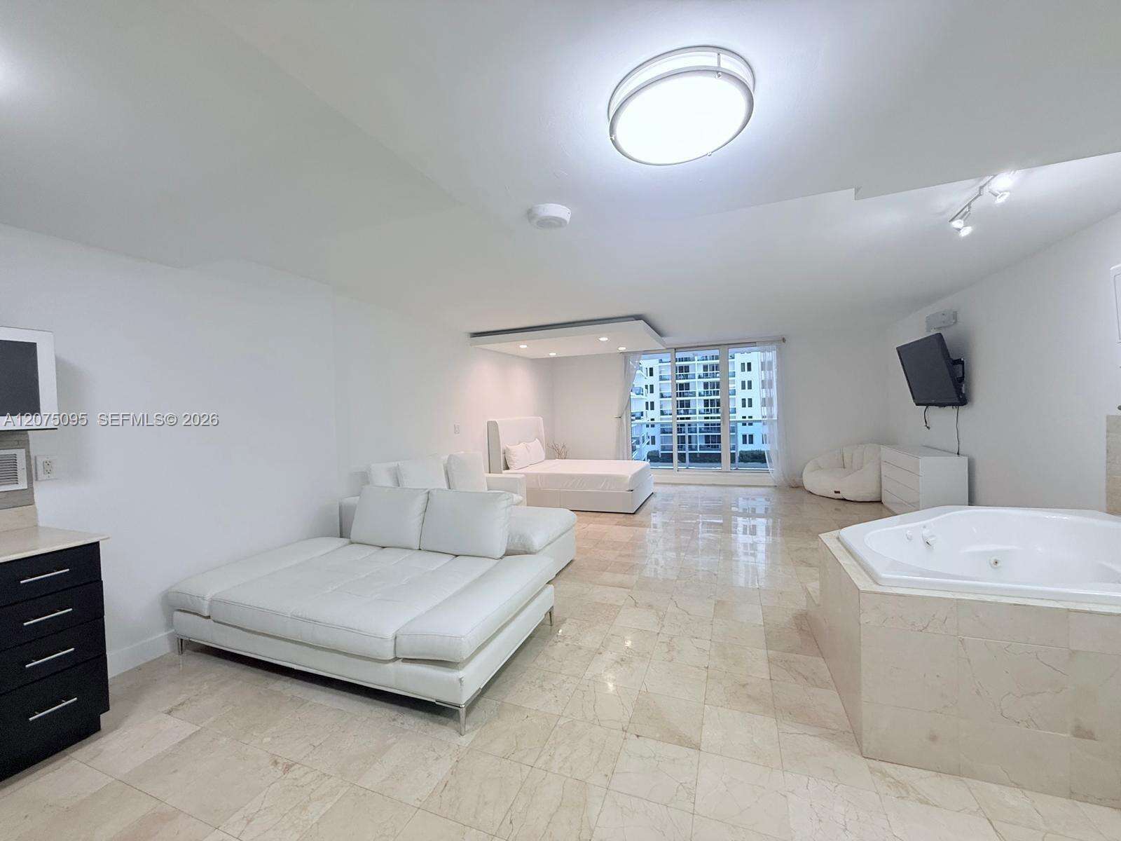 Roney Palace Unit #621 | Picture 15