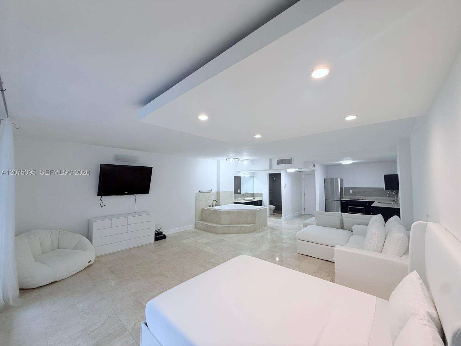 Roney Palace Unit #621 | Picture 23