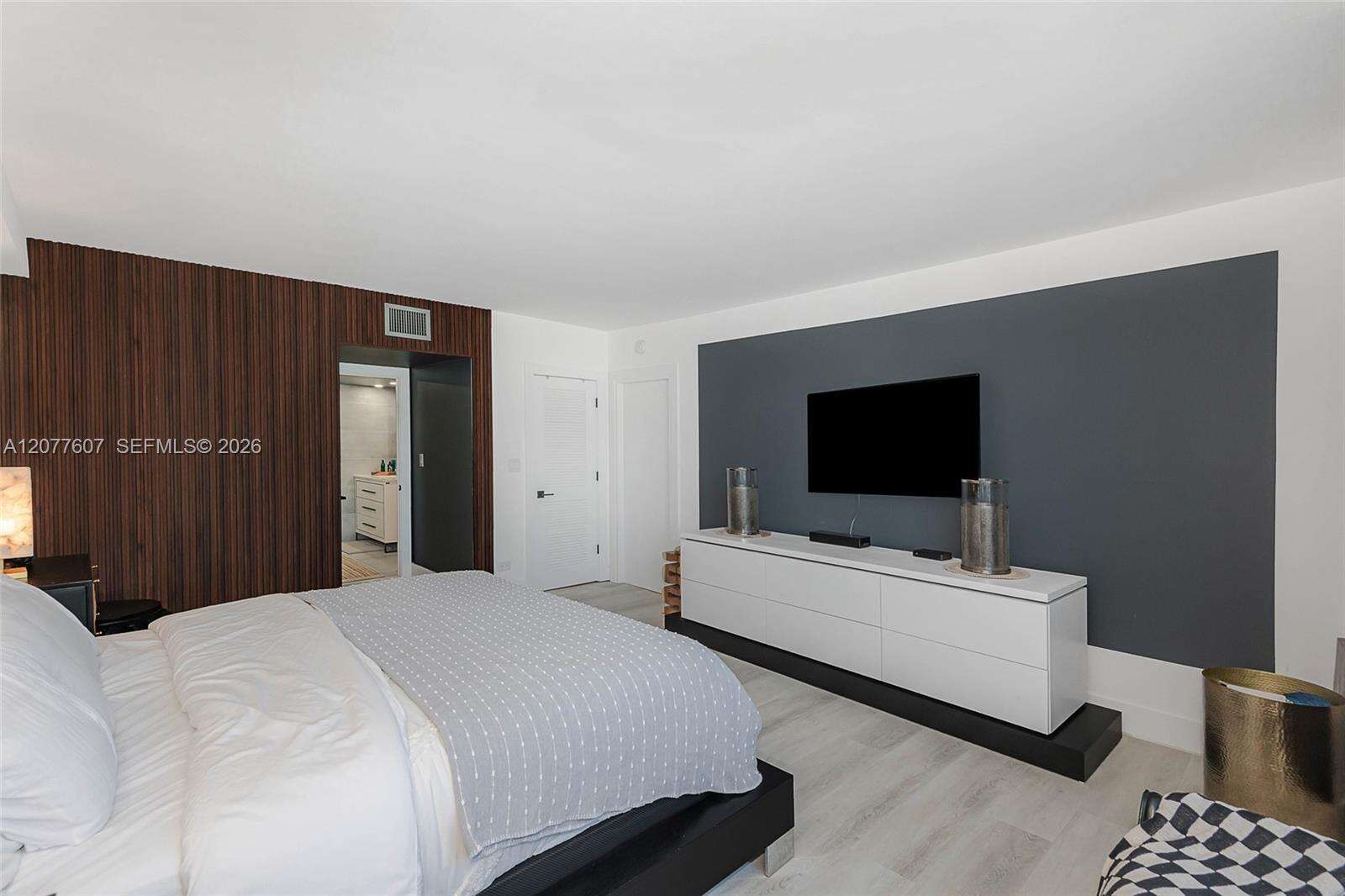 Roney Palace Unit #1134 | Picture 20