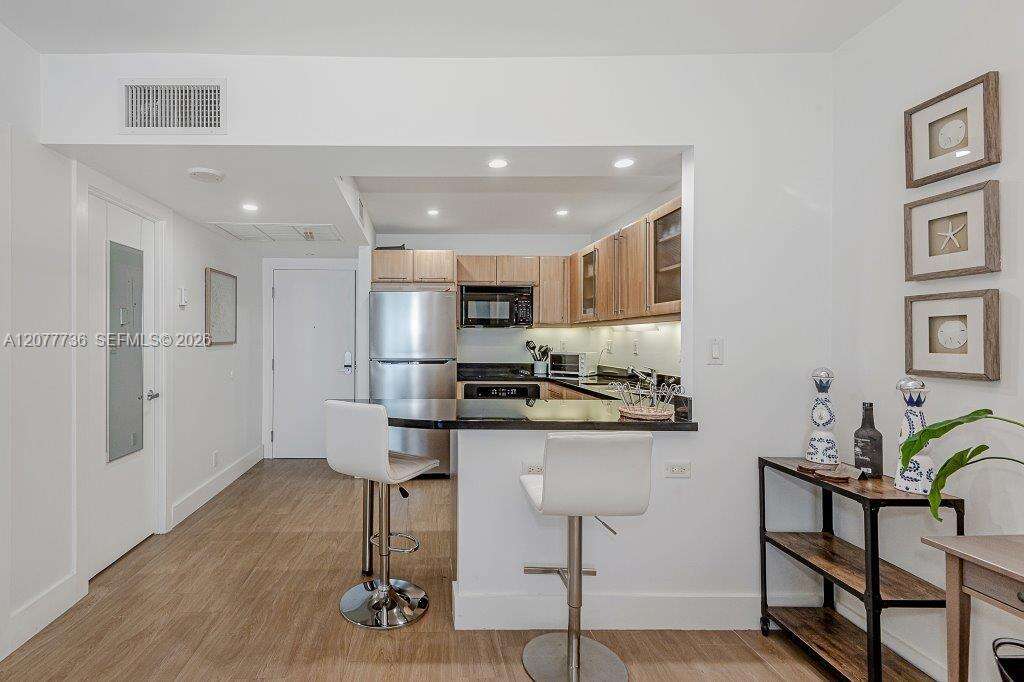 Roney Palace Unit #1242 | Picture 13