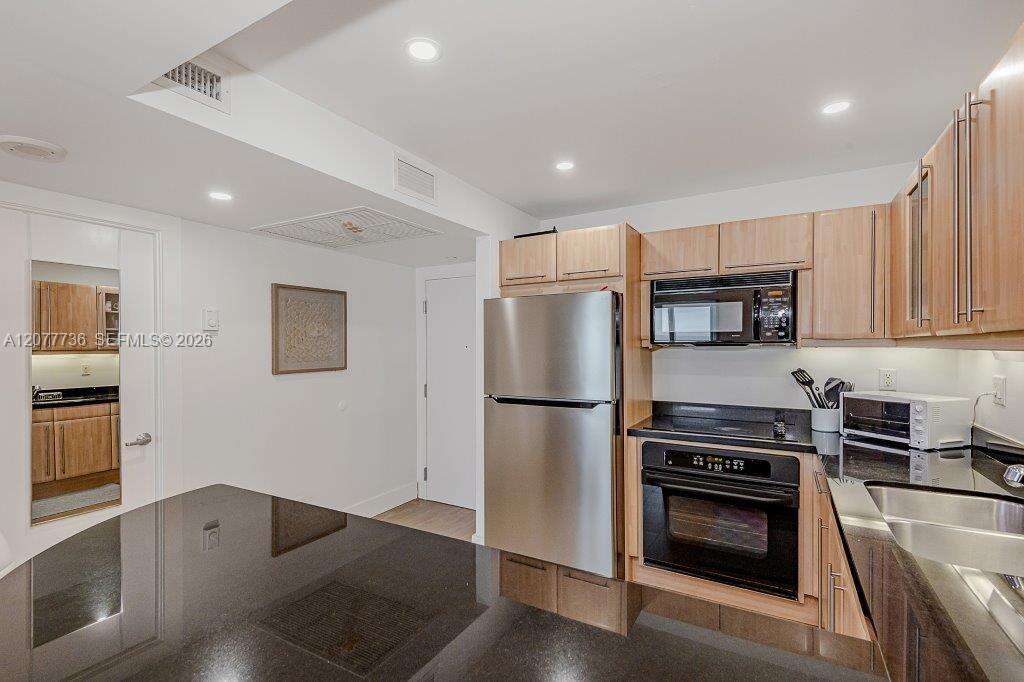 Roney Palace Unit #1242 | Picture 17