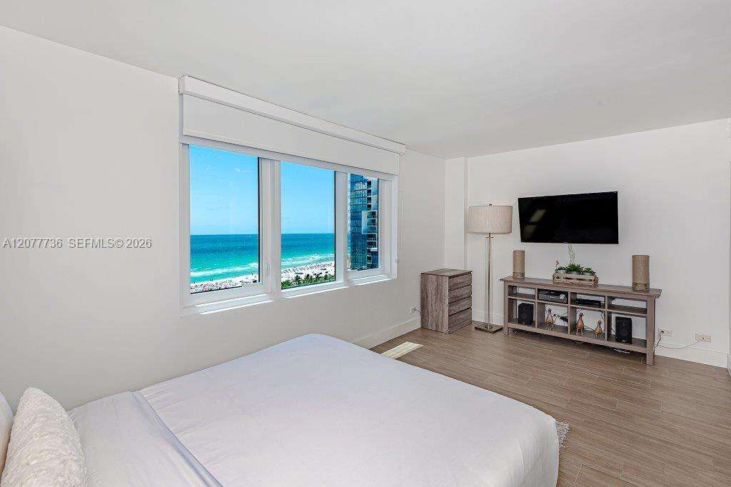 Roney Palace Unit #1242 | Picture 18