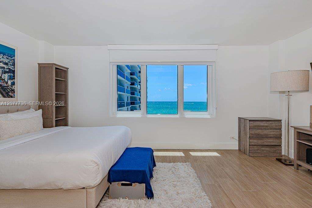 Roney Palace Unit #1242 | Picture 19