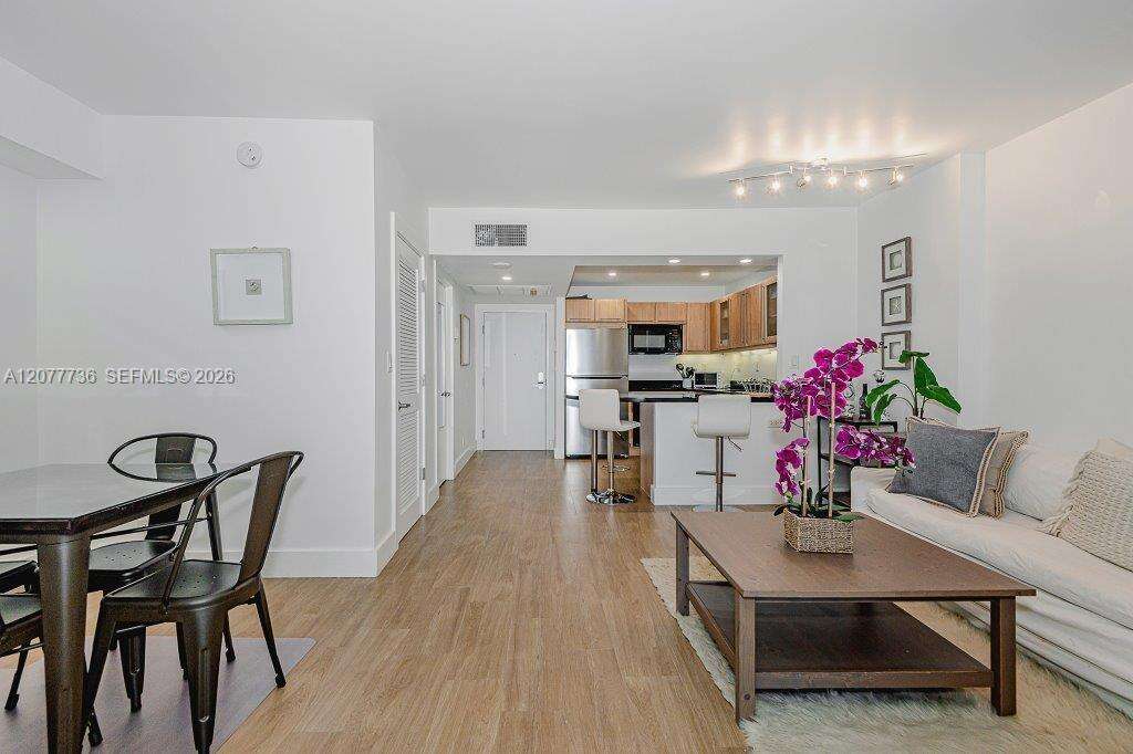 Roney Palace Unit #1242 | Picture 10