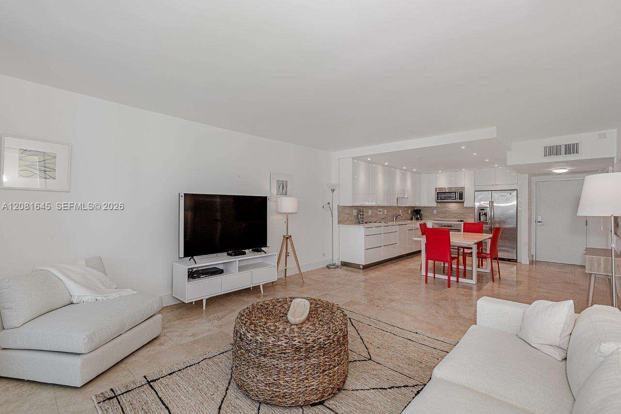Roney Palace Unit #1515 | Picture 2