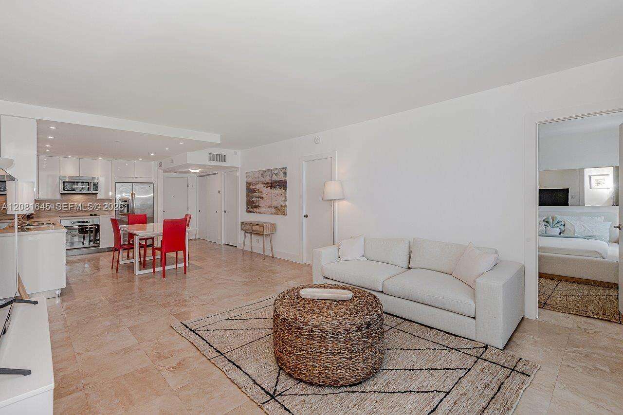 Roney Palace Unit #1515 | Picture 3