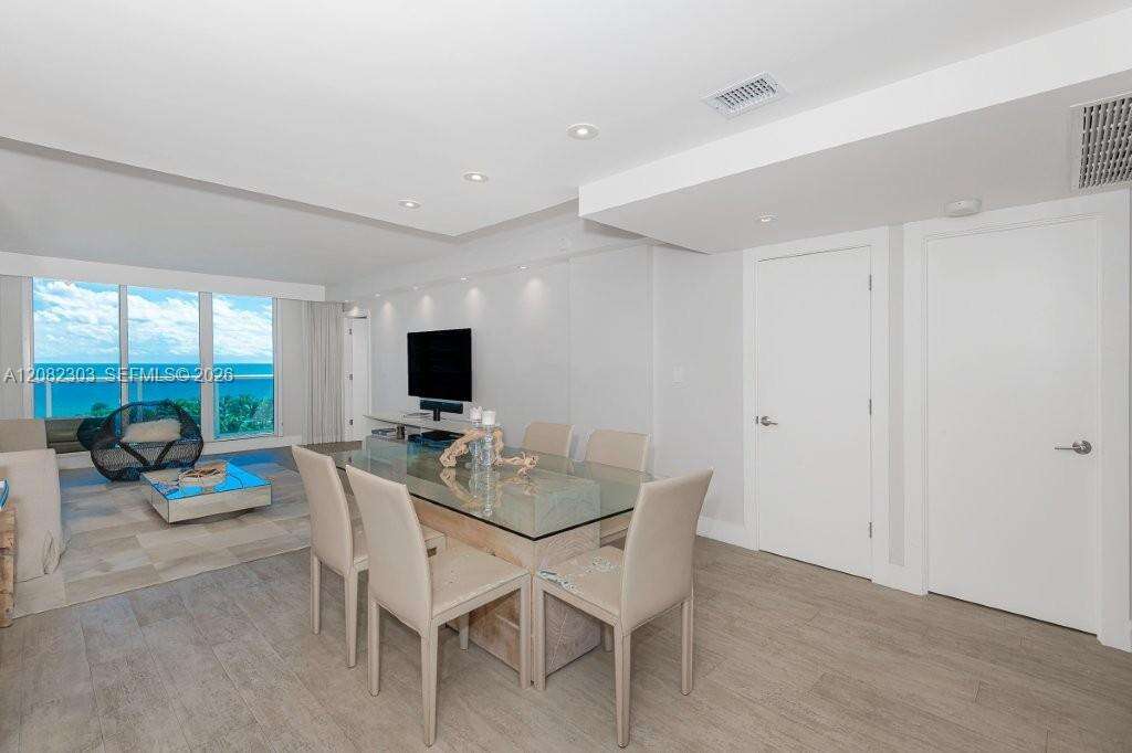 Roney Palace Unit #738 | Picture 2