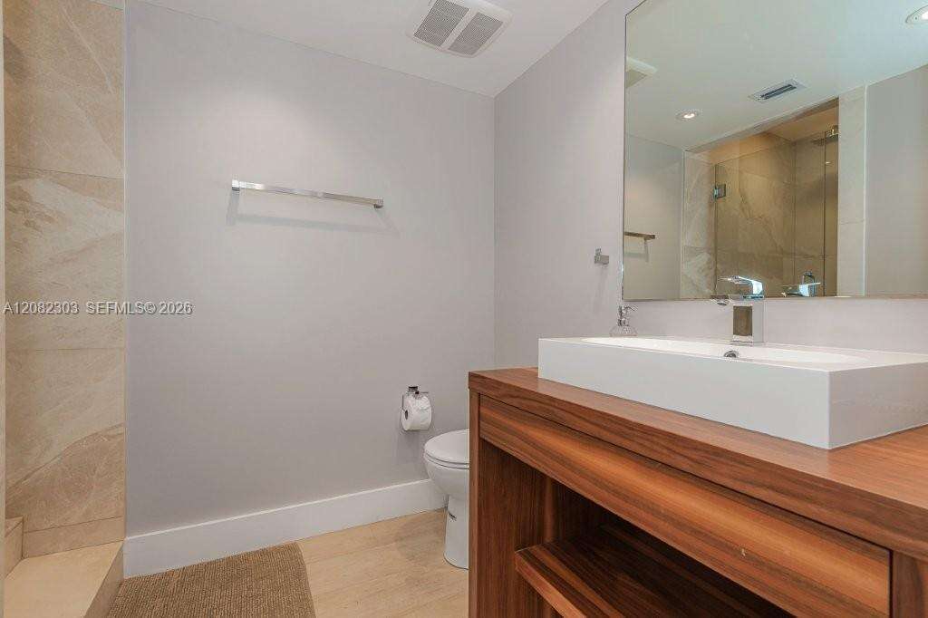Roney Palace Unit #738 | Picture 13