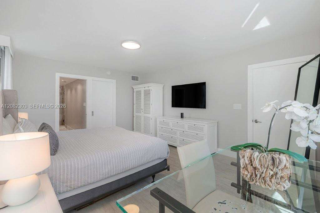 Roney Palace Unit #738 | Picture 20