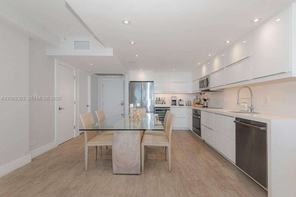 Roney Palace Unit #738 | Picture 10