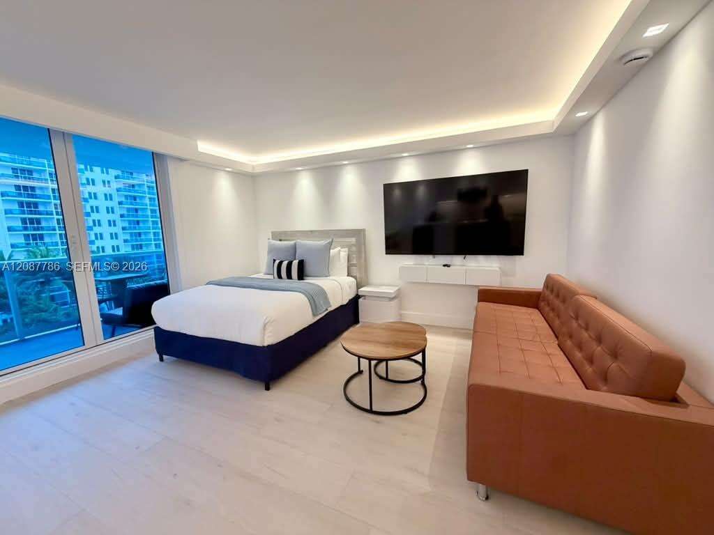 Roney Palace Unit #920 | Picture 4