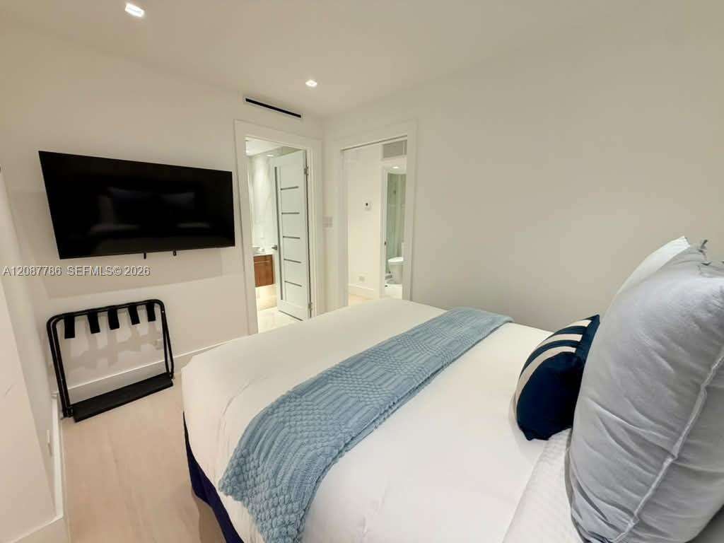Roney Palace Unit #920 | Picture 9