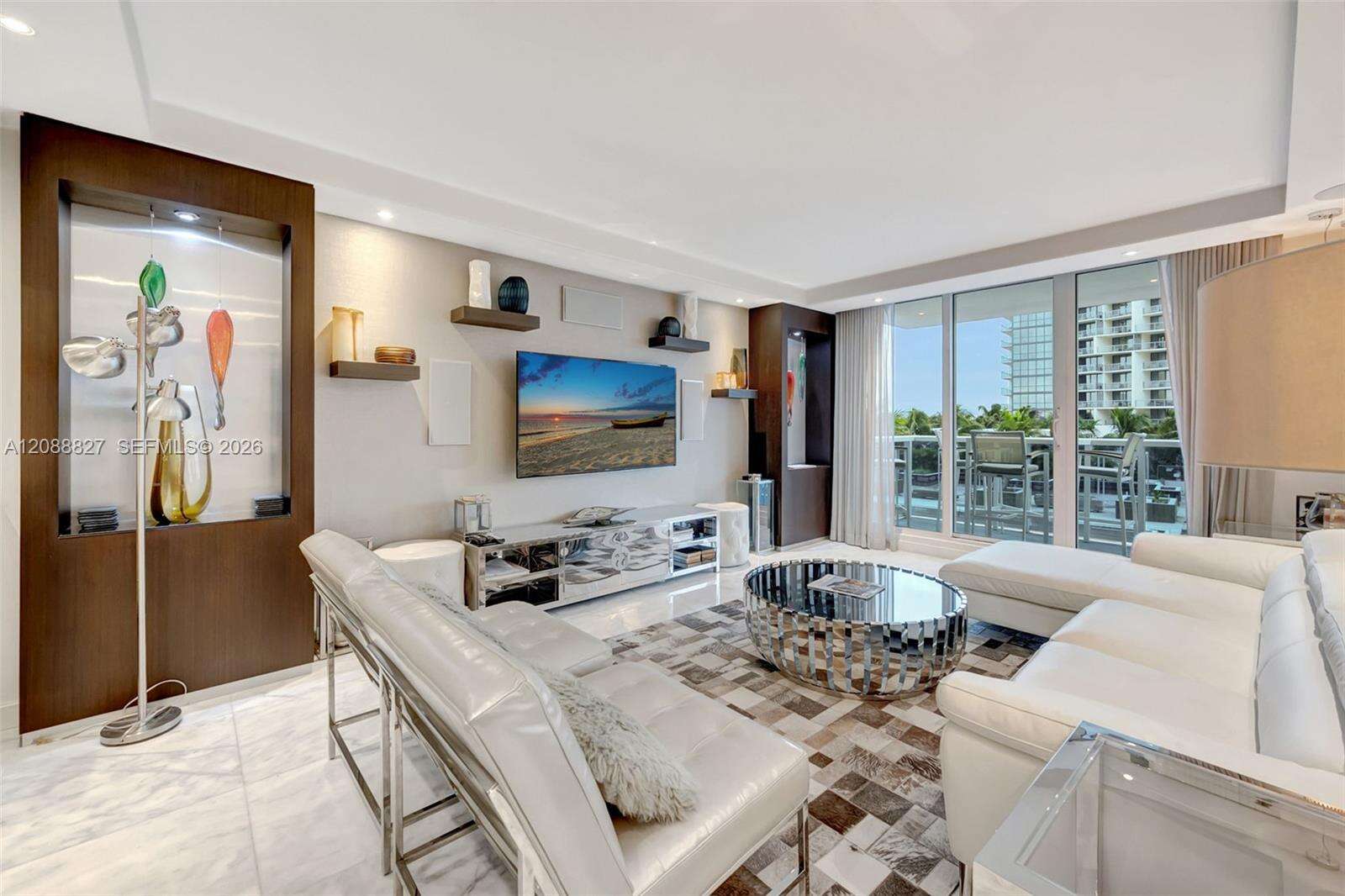 Roney Palace Unit #307 | Picture 1