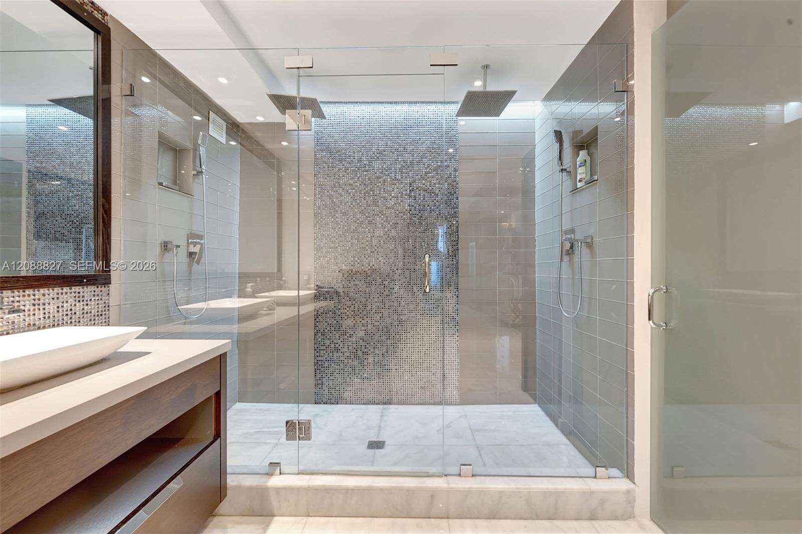 Roney Palace Unit #307 | Picture 18