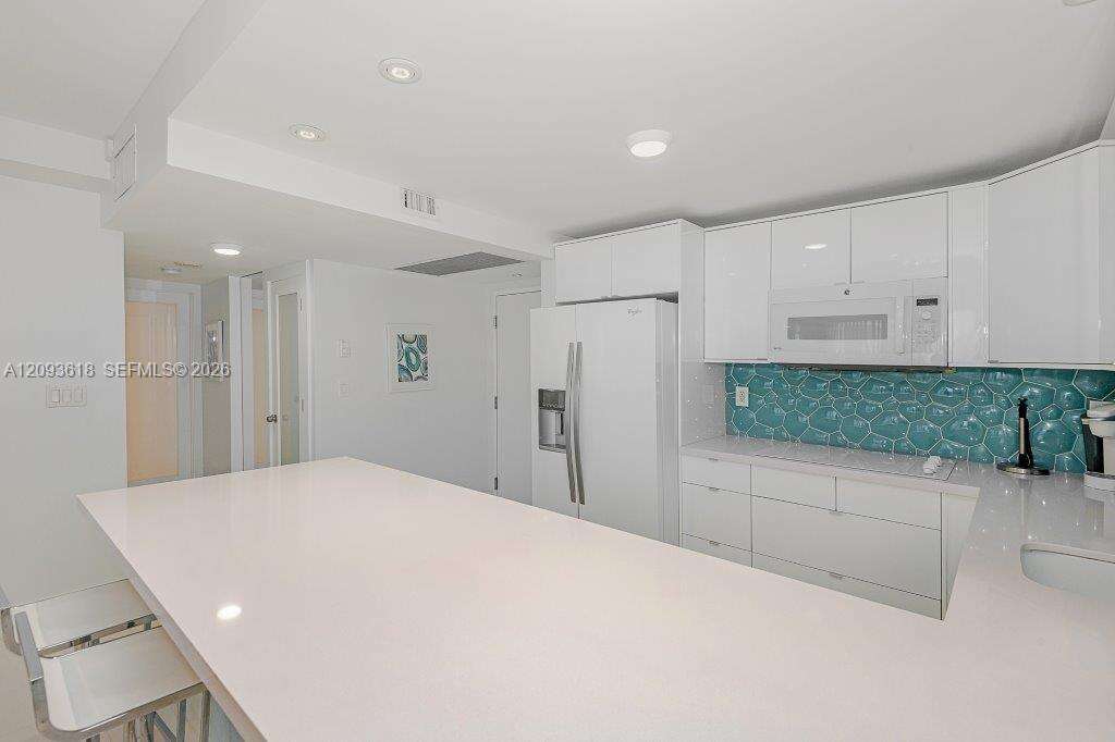 Roney Palace Unit #1424 | Picture 12