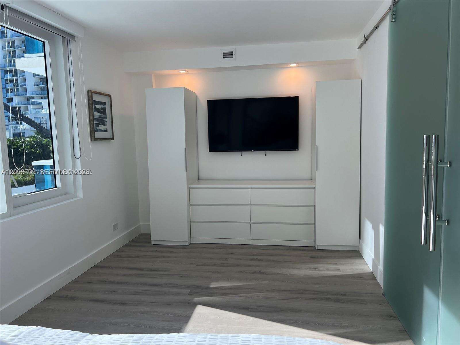 Roney Palace Unit #342 | Picture 15