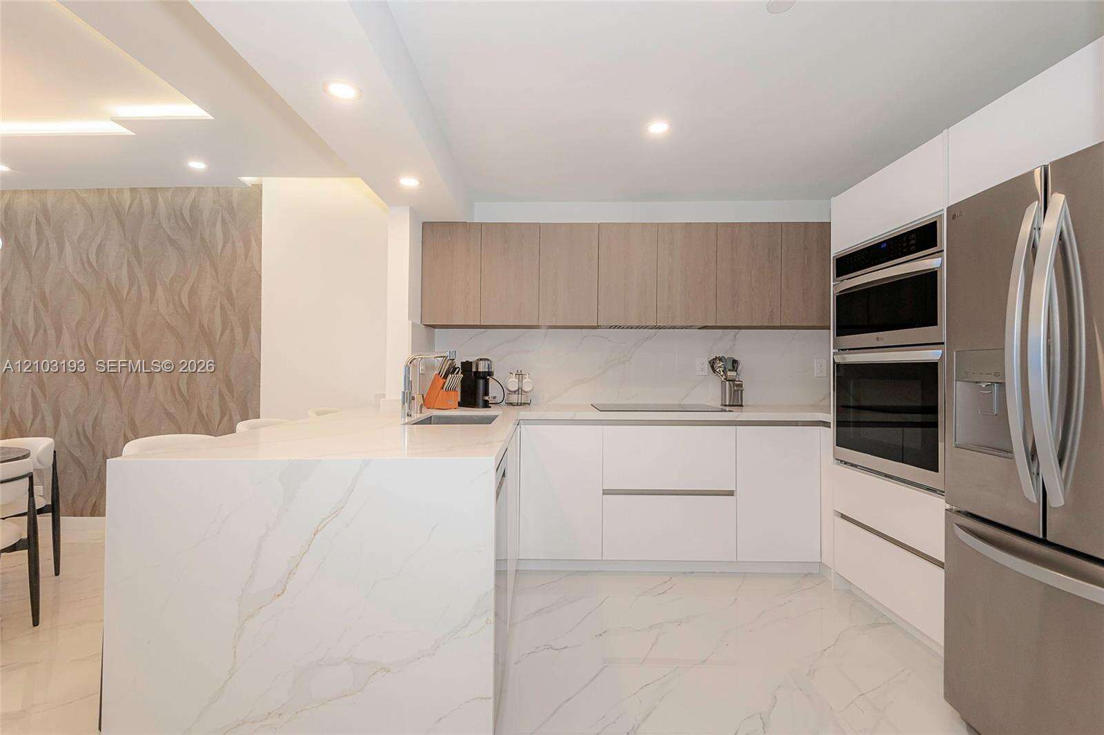 Roney Palace Unit #825 | Picture 15