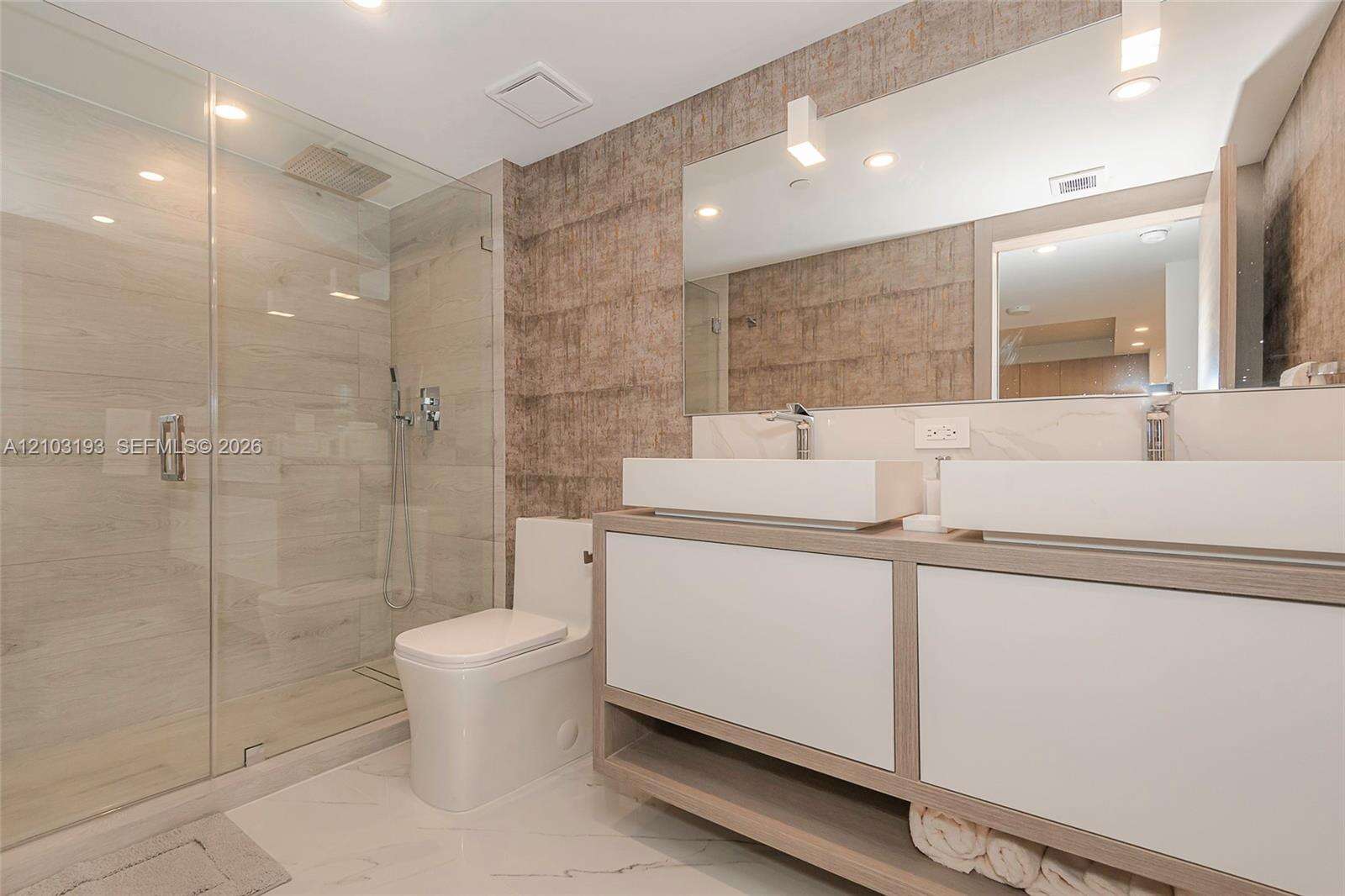 Roney Palace Unit #825 | Picture 18