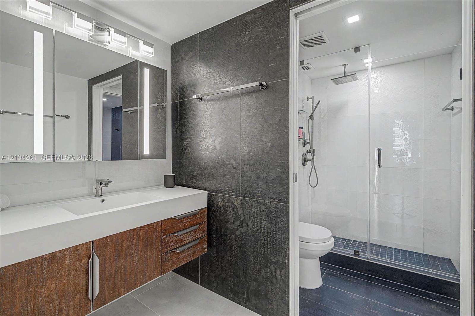 Roney Palace Unit #516 | Picture 18