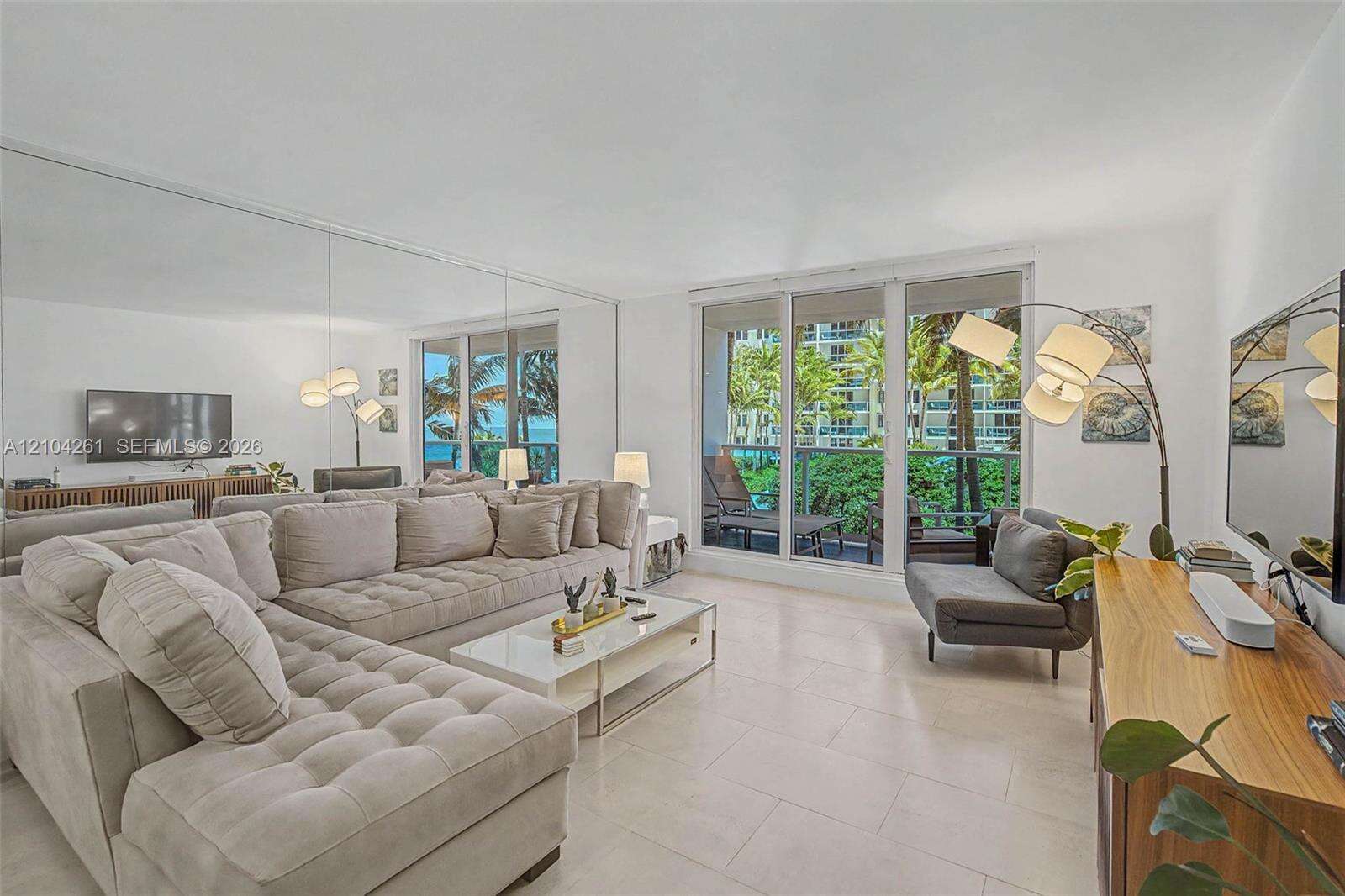 Roney Palace Unit #516 | Picture 3