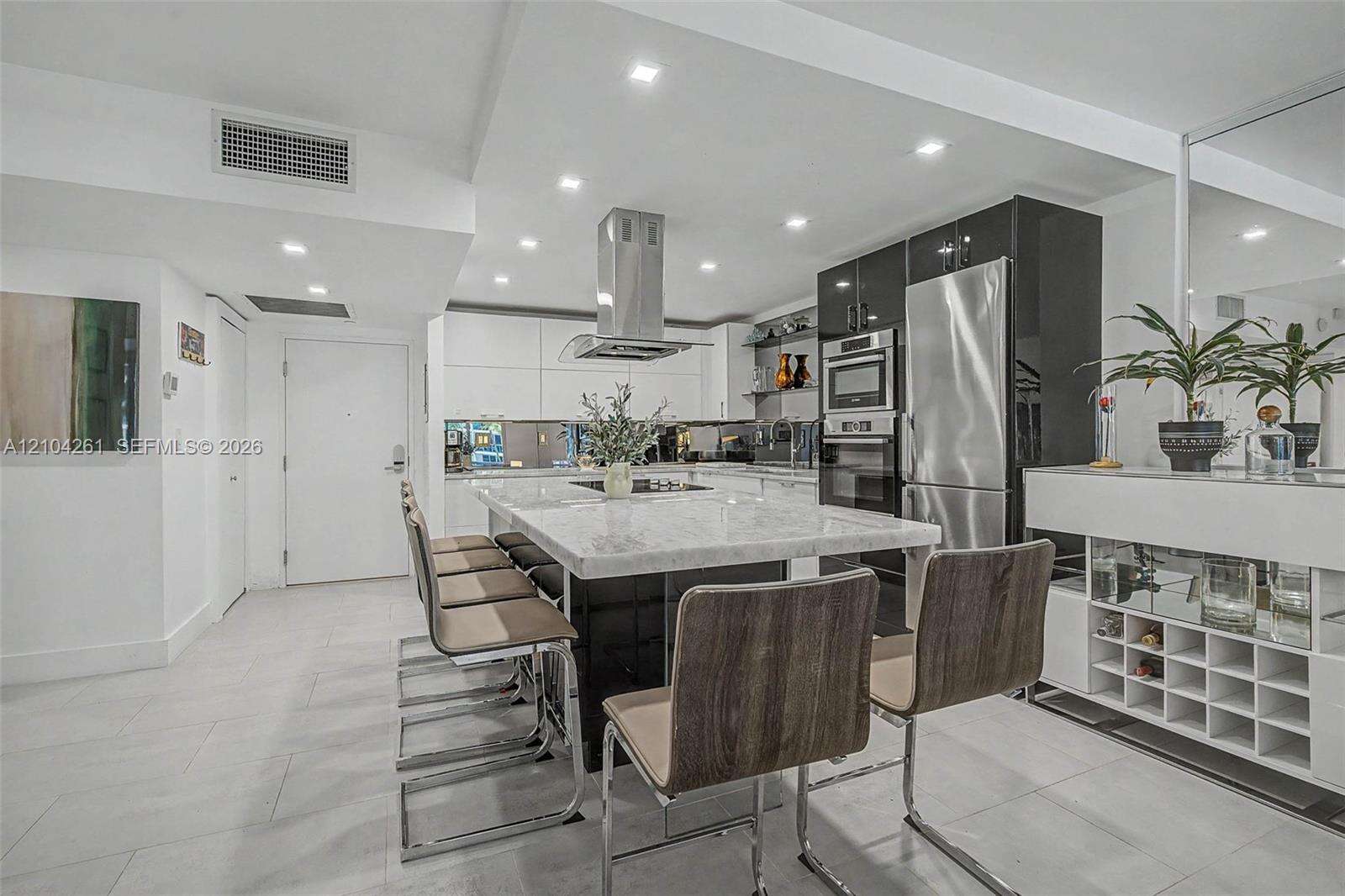 Roney Palace Unit #516 | Picture 4