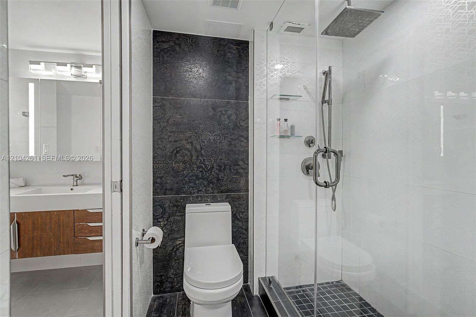 Roney Palace Unit #516 | Picture 5