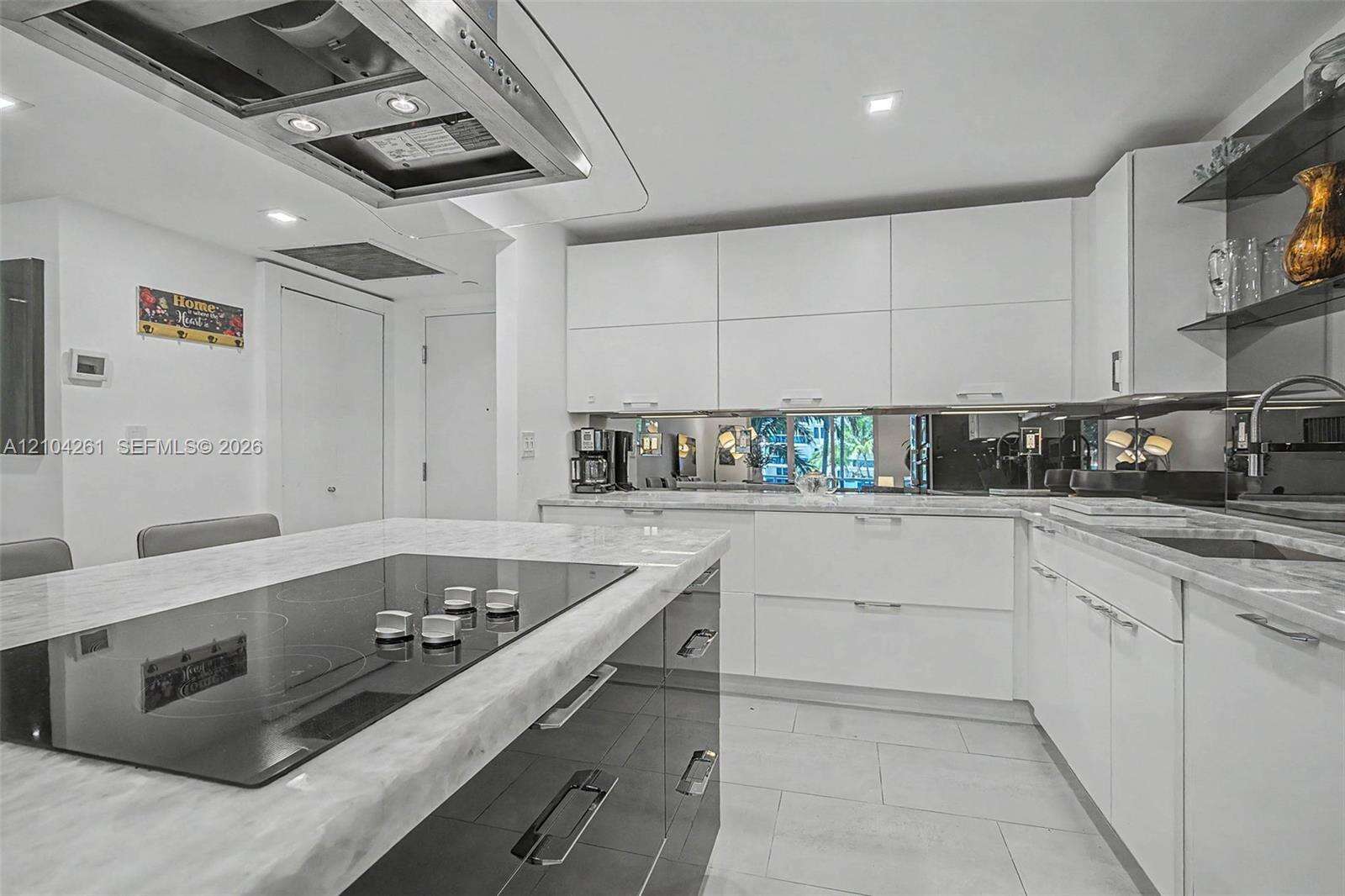 Roney Palace Unit #516 | Picture 7