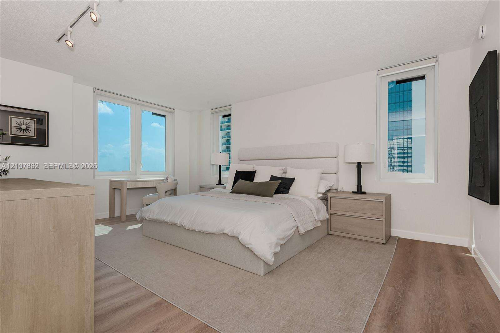Roney Palace Unit #1038 | Picture 1