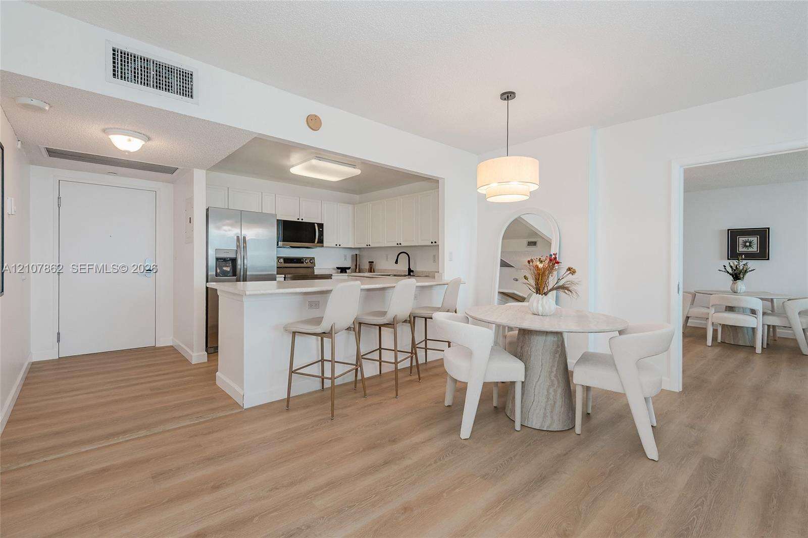 Roney Palace Unit #1038 | Picture 18