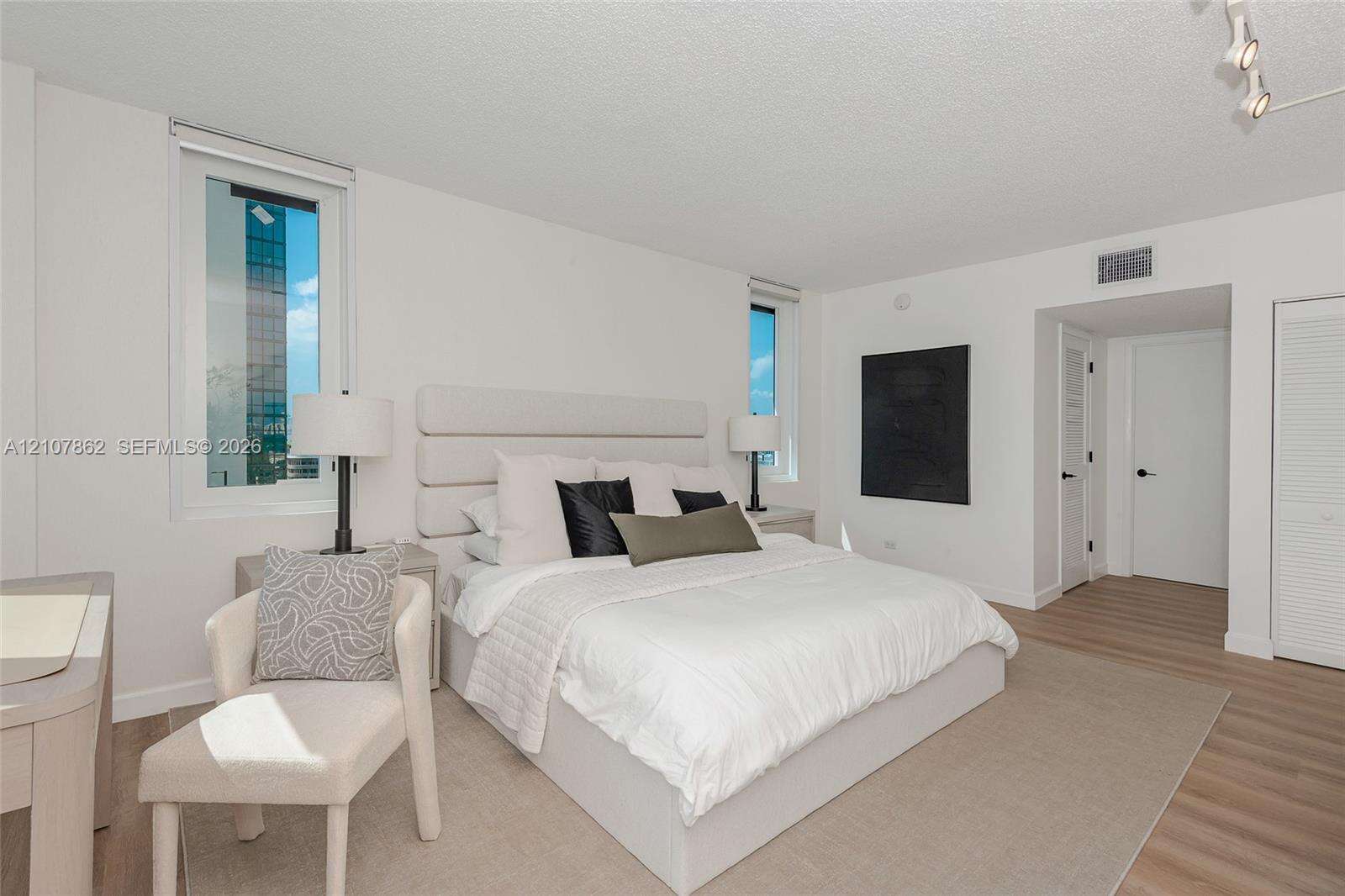 Roney Palace Unit #1038 | Picture 4