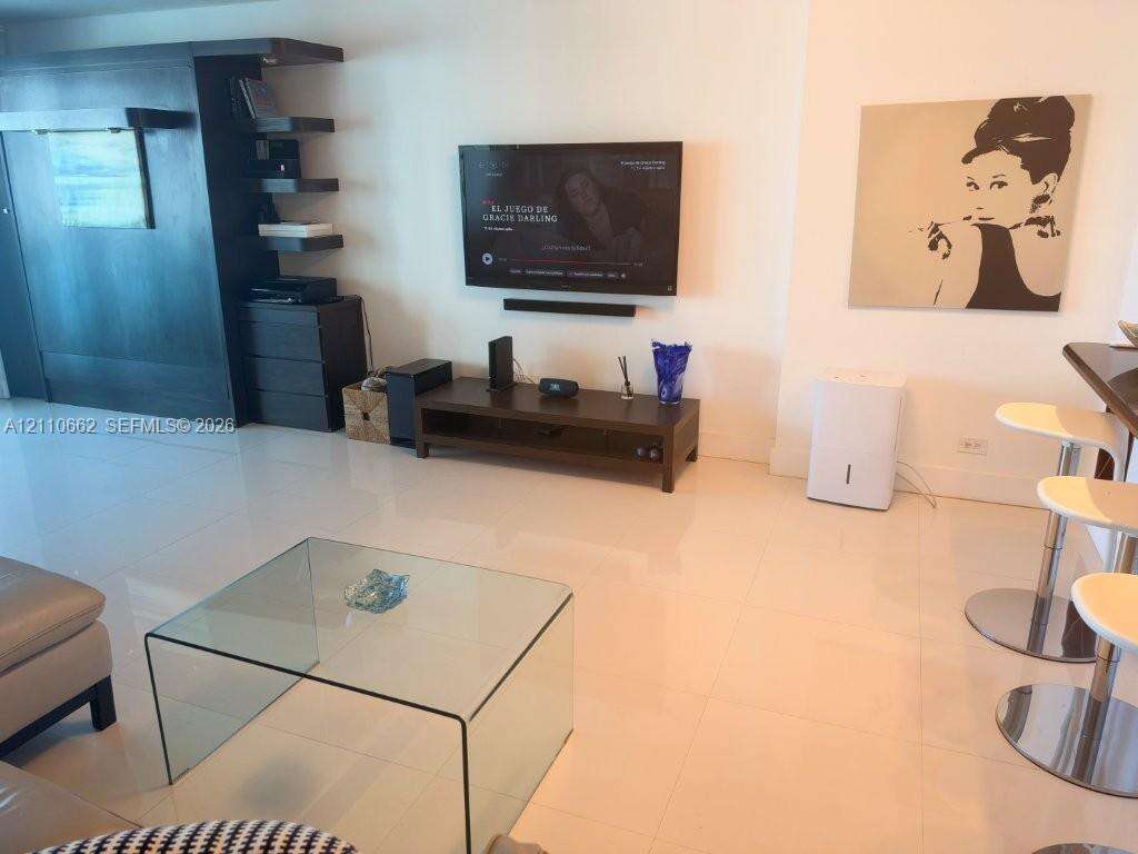Roney Palace Unit #1139 | Picture 3