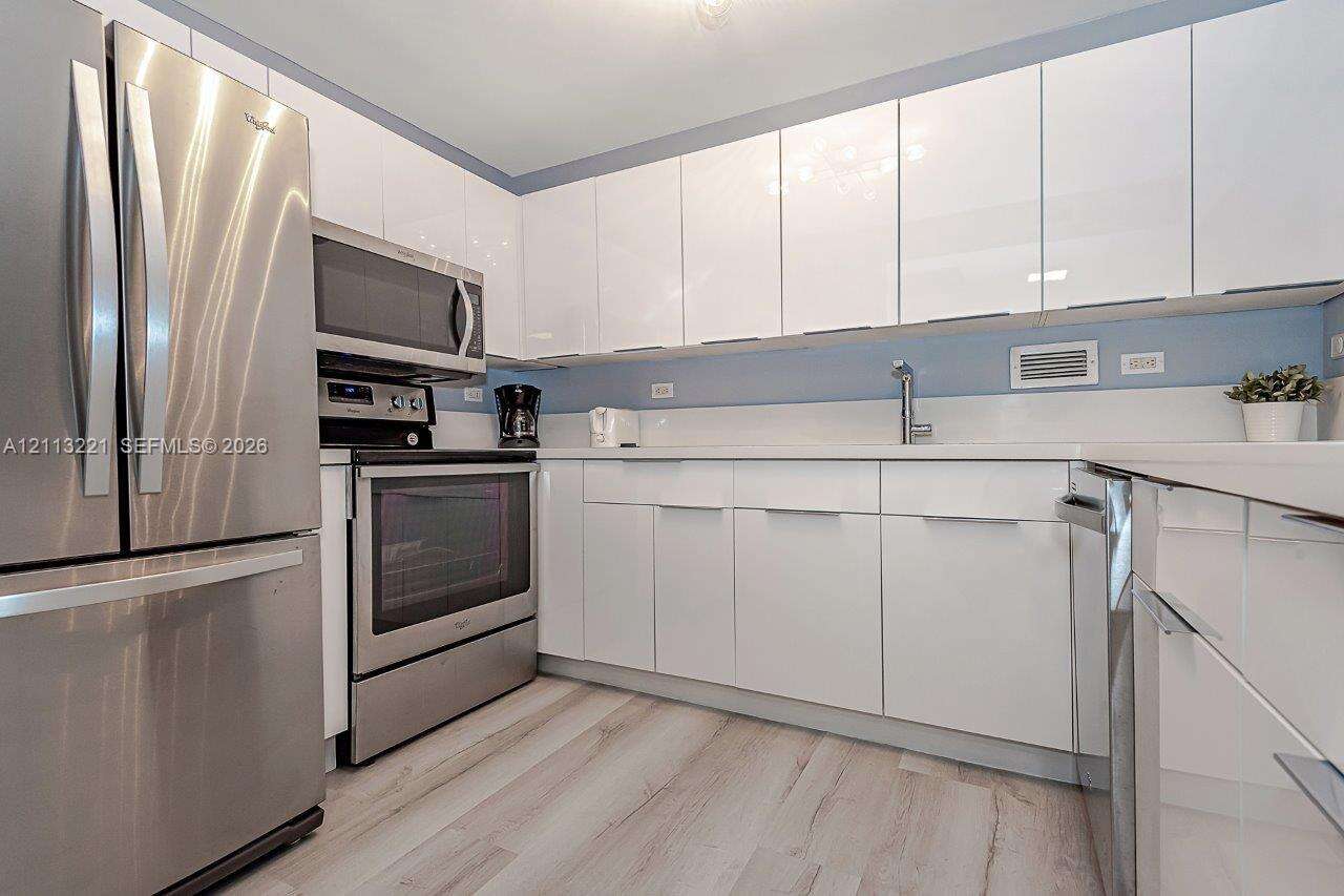 Roney Palace Unit #514 | Picture 2