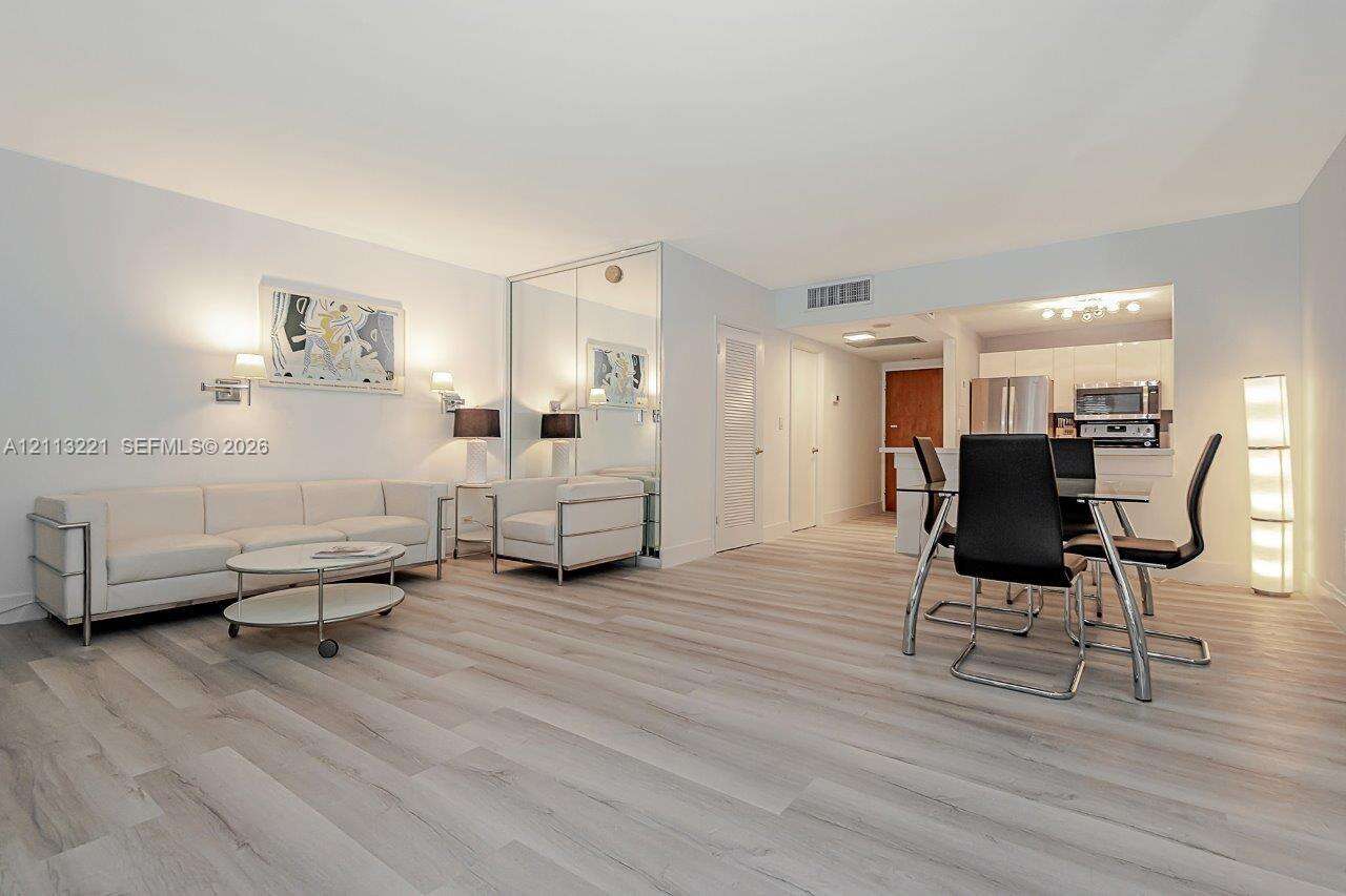 Roney Palace Unit #514 | Picture 12
