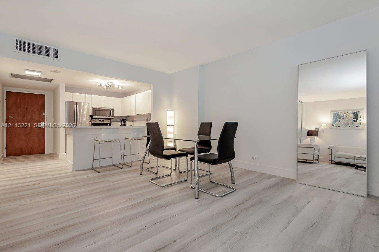 Roney Palace Unit #514 | Picture 15
